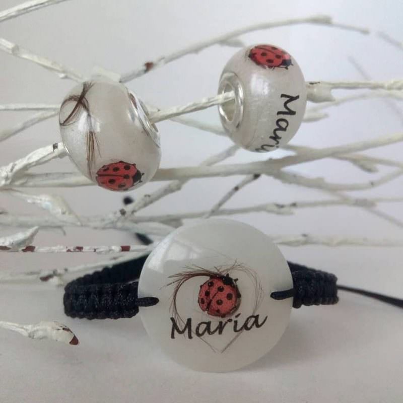 Bijuterii din lapte matern