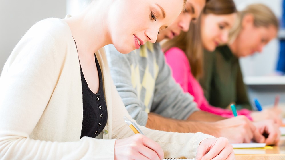 Cât costă examenul Cambridge pentru fiecare nivel de studiu