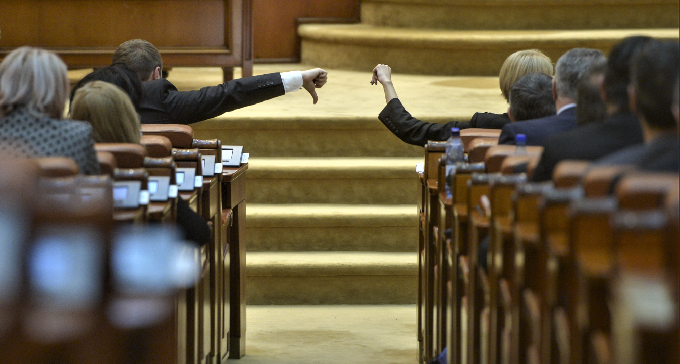 Care este diferența este între un senator și un deputat