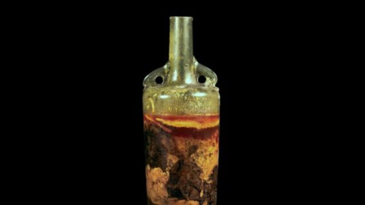 Povestea sticlei de vin care are 1650 de ani. Este cea mai veche  din lume