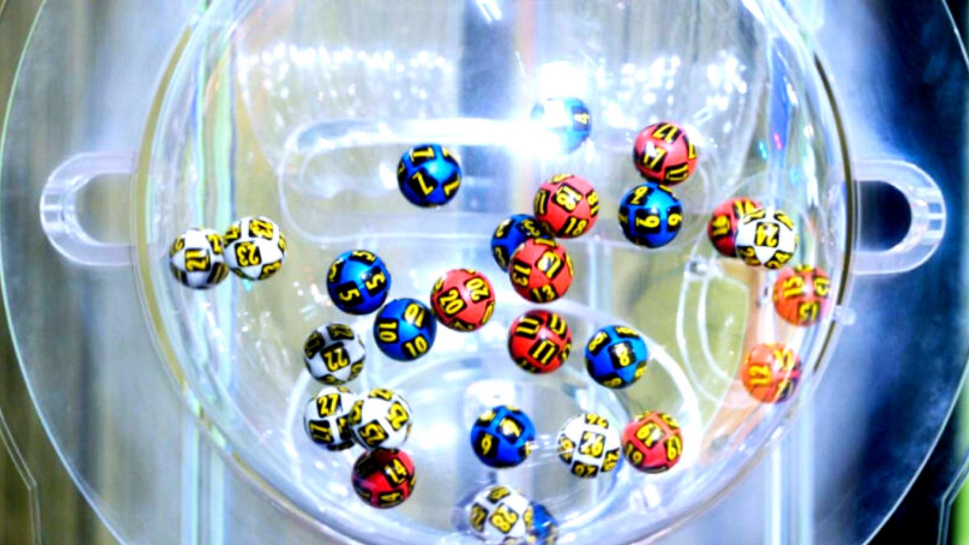 Cum să câștigi la LOTO. Toate secretele au ieșit la iveală. Ce dezvăluie unii dintre câștigători despre formula norocului