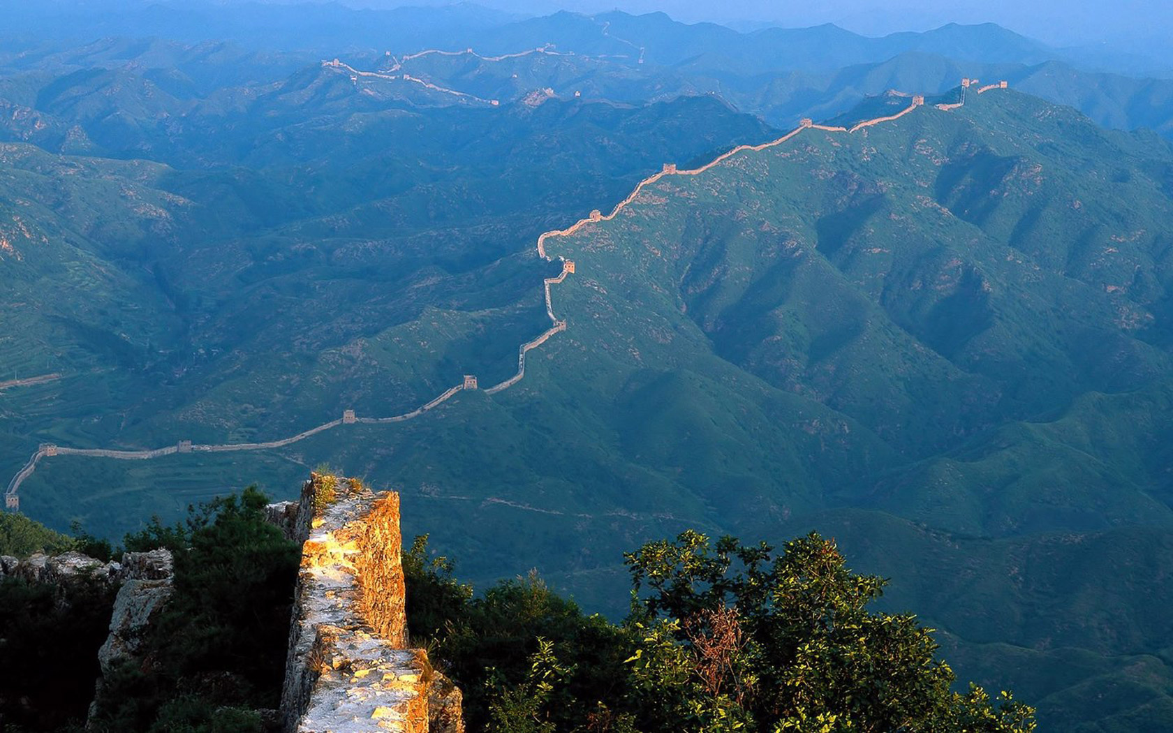 Marele Zid Chinezesc a fost construit pentru a proteja China
