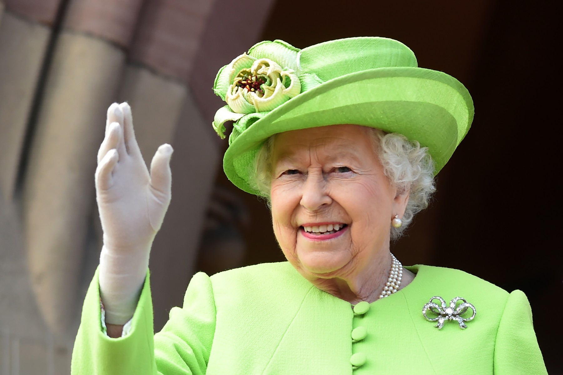Povestea celebrelor broșe ale Reginei Elisabeta a II-a