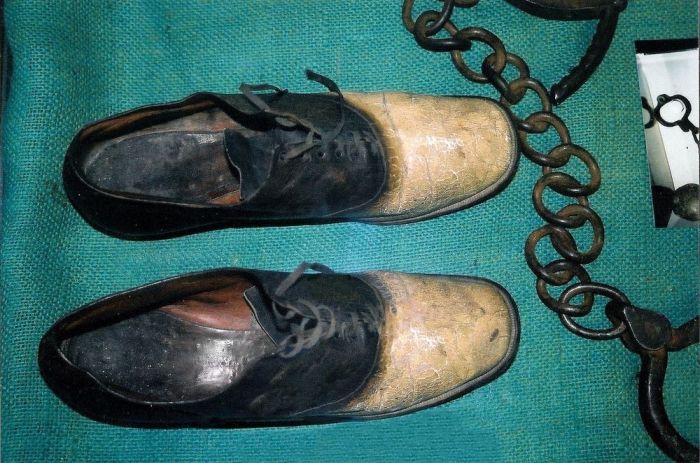 Pantofii făcuți din pielea lui George Parrott