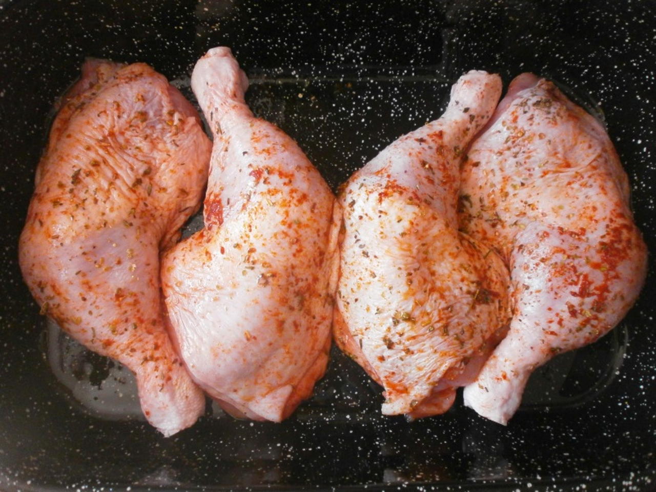 Pulpele se tin in marinata aproximativ o ora