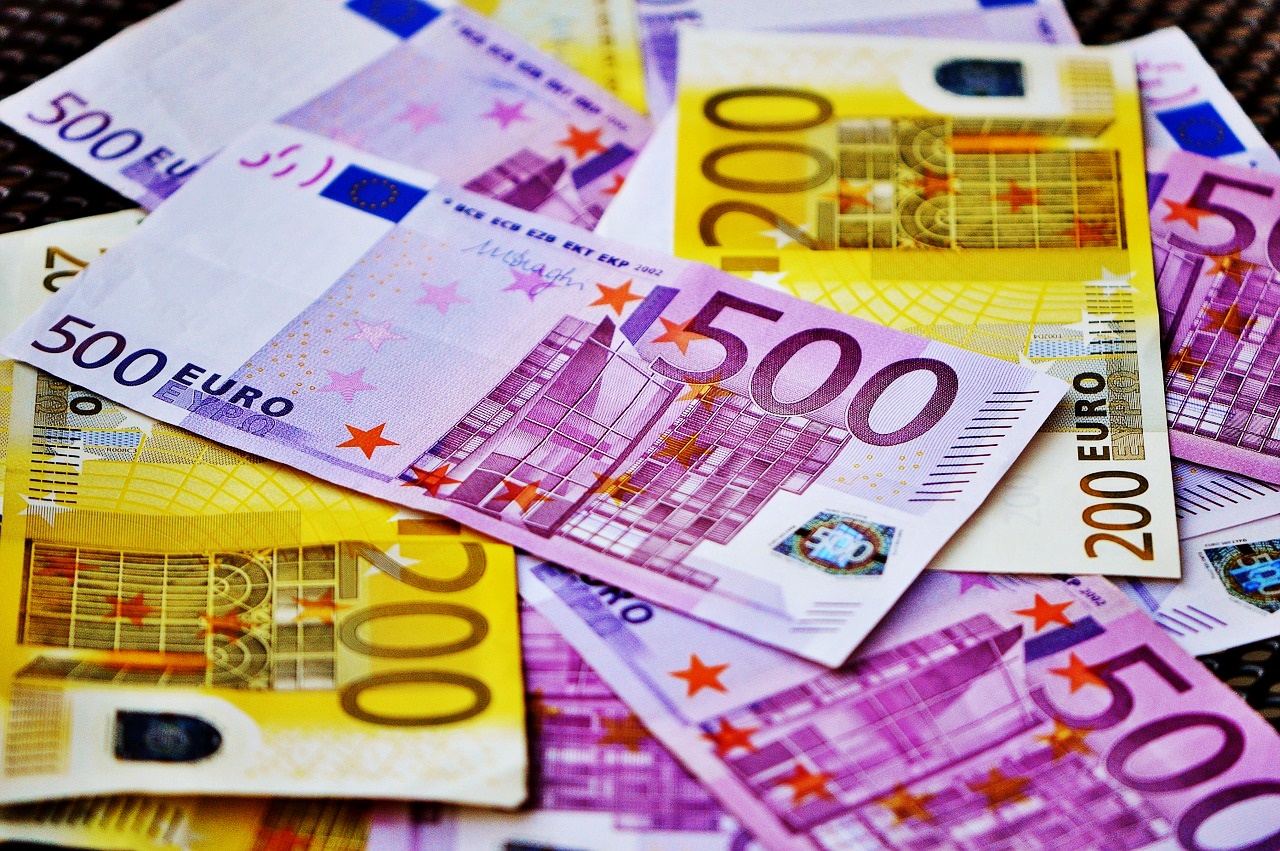 Salariul minim pe economie în UE. Câți bani se câștigă în Spania, Grecia și Luxemburg. România, la coada clasamentului