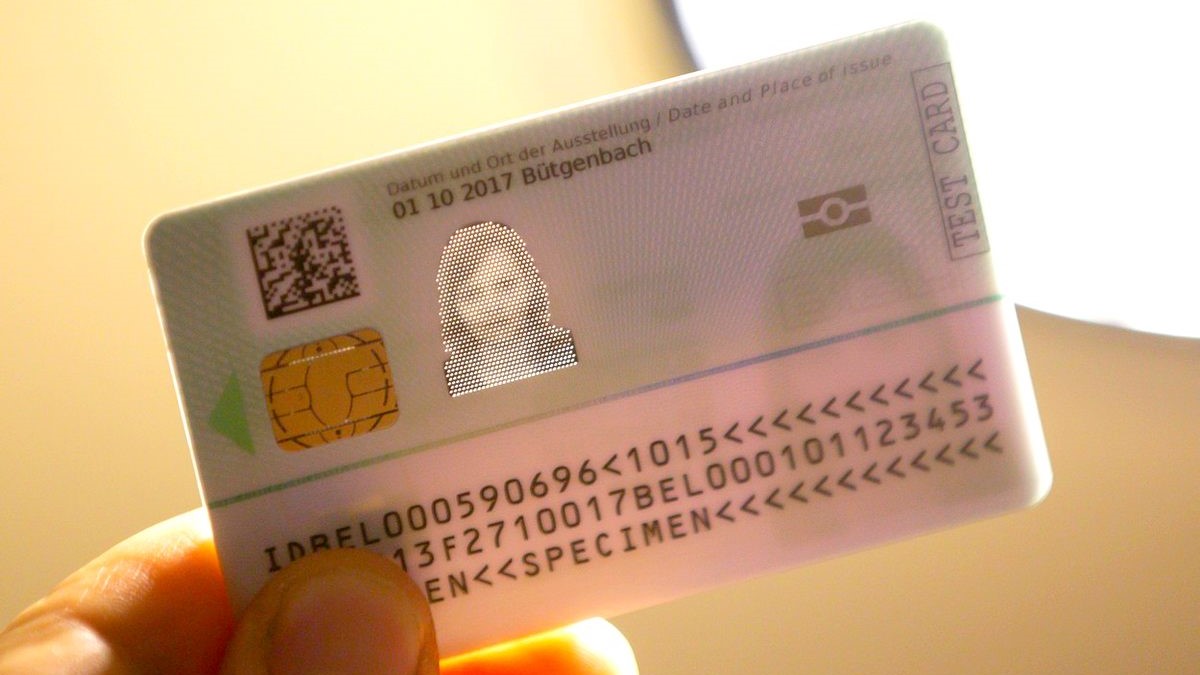 Cum vor arăta noile cărți electronice de identitate