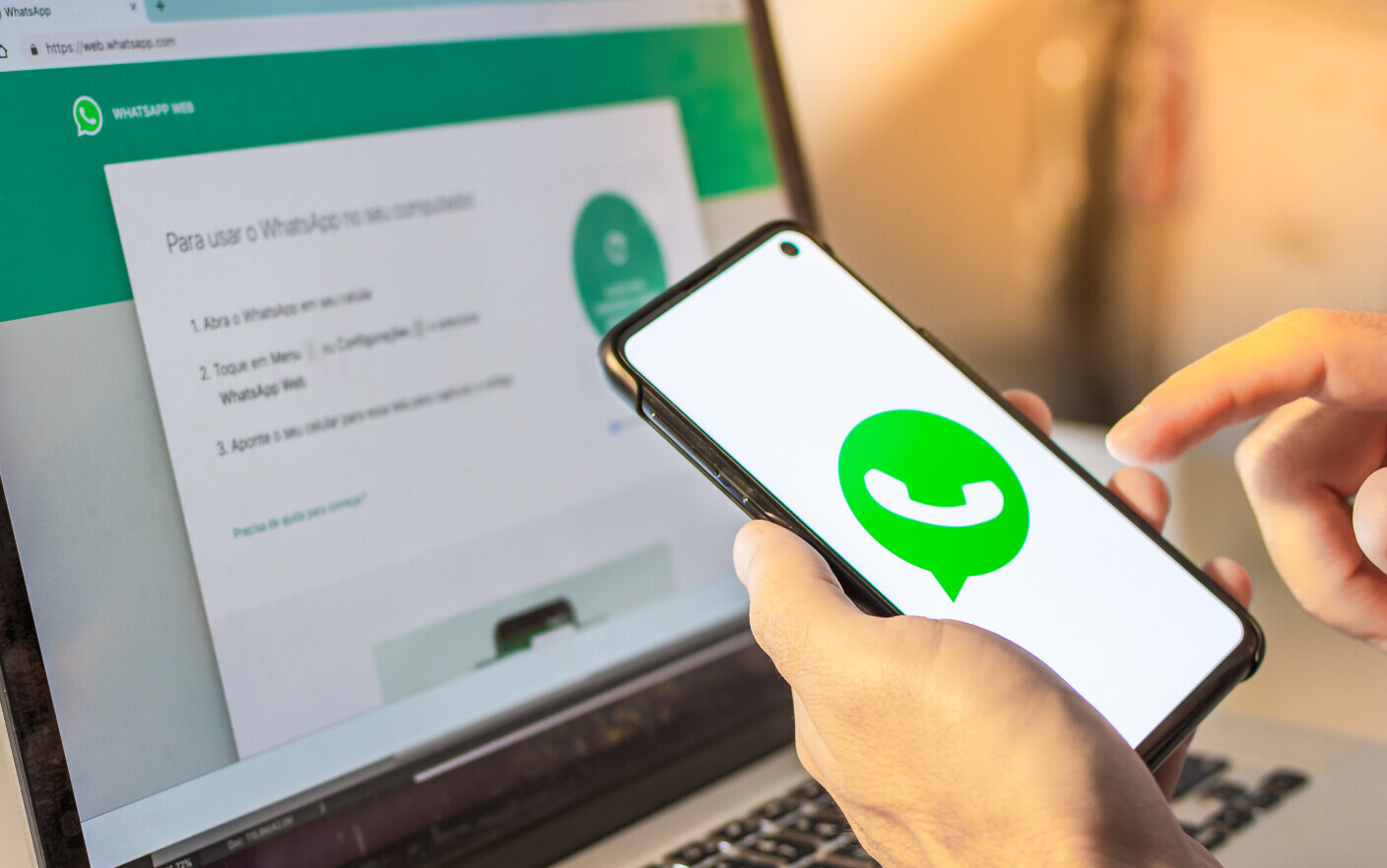 Toţi utilizatorii Whatsapp pot de acum să realizeze apeluri audio şi video din versiunea desktop