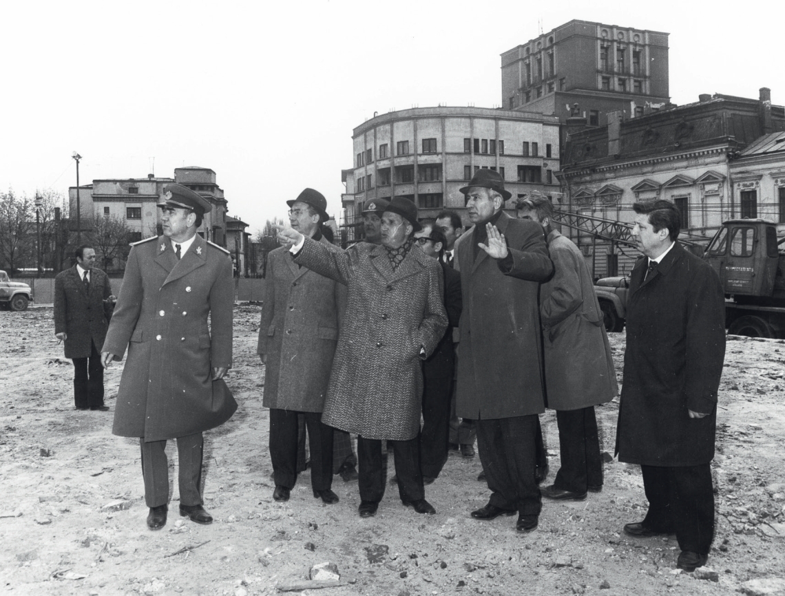 Nicolae Ceaușescu a făcut vizite în București pentru a evalua pagubele și a calma populația