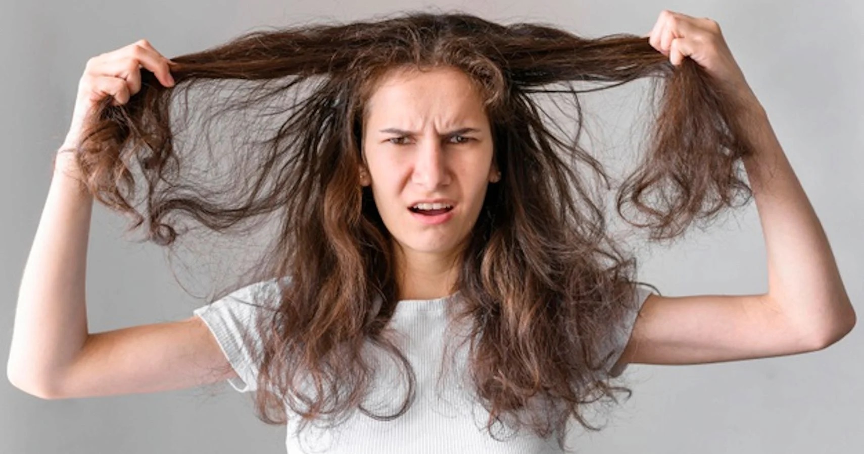 Uscarea părului cu prosopul conduce la o deteriorare a părului în timp