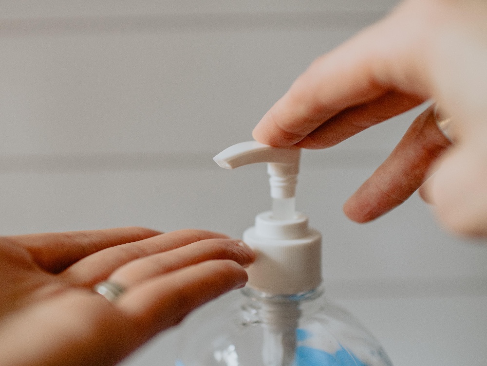 Este important sa va spalati pe maini cat mai des