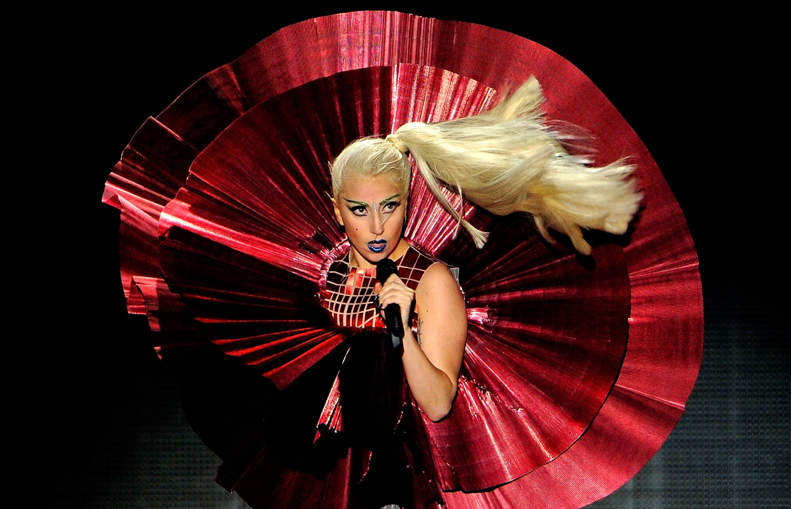 Lady Gaga este recunoscuta pentru stilul sau excentric