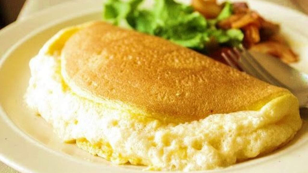 Câte ouă trebuie să aibă omleta perfectă. Ingredientul special care o face pufoasă și îi dă savoare