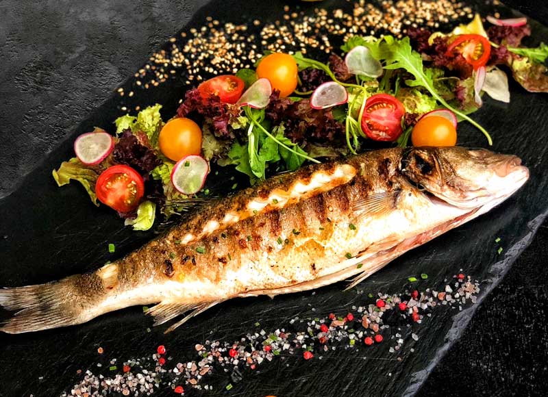 Reteta de peste cu legume la cuptor