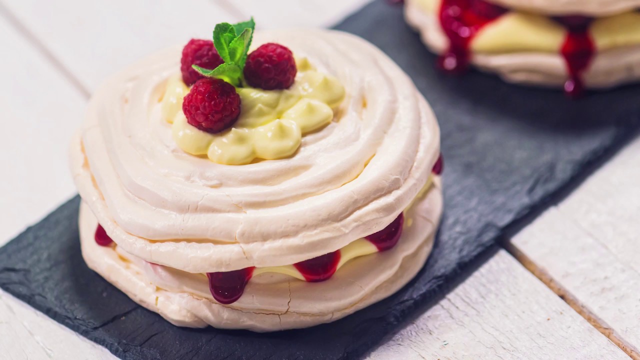 Cum faci acasă Pavlova. Pașii pe care trebuie să îi urmezi pentru a obține un desert special