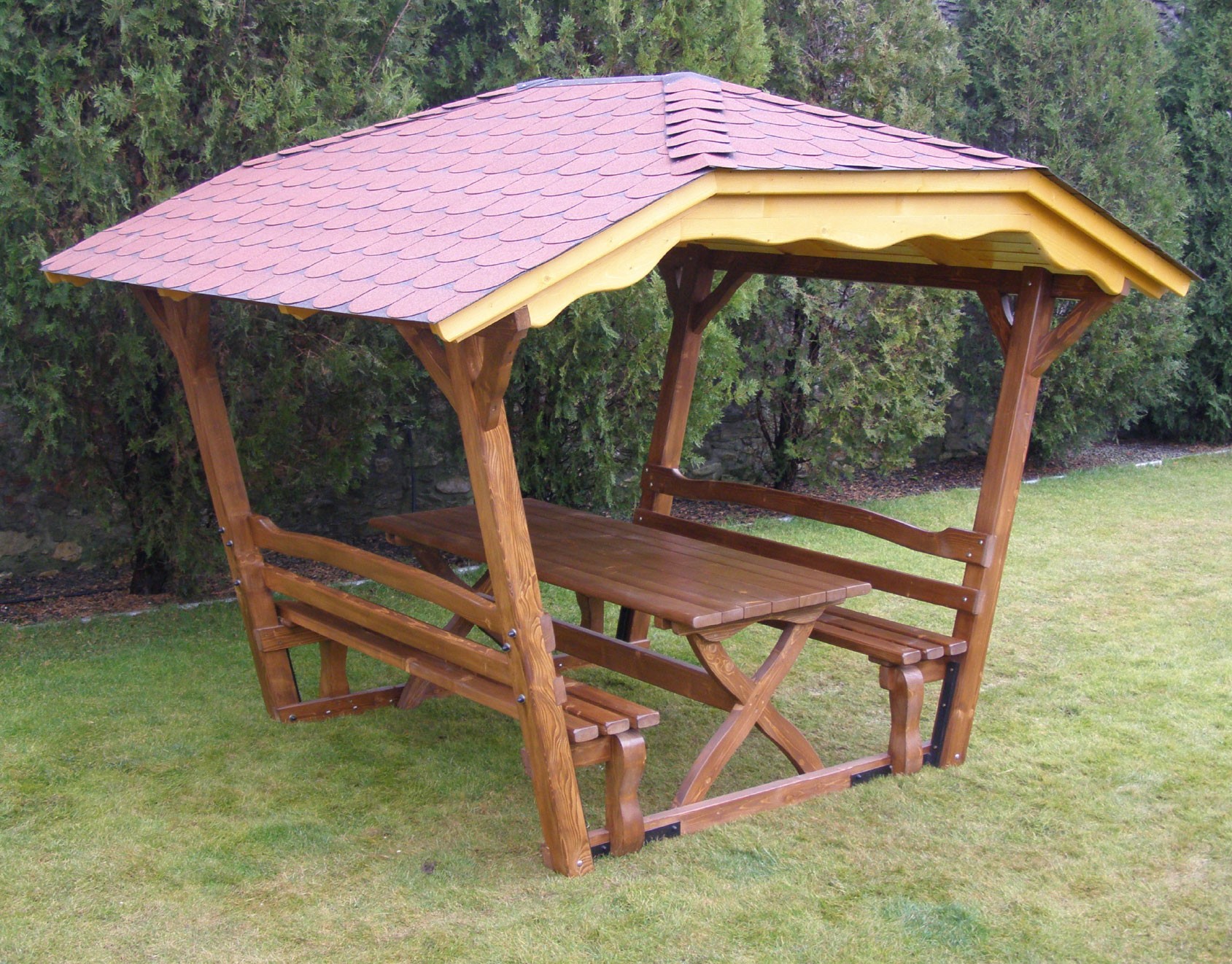 Foișor gradină dreptunghiular, din lemn, cu masă și două bănci