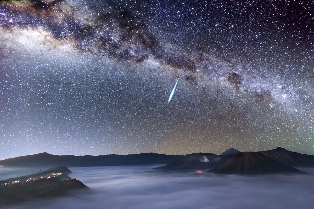 Fenomene astronomice 2021. Ploaia de meteoriți Eta Aquarids