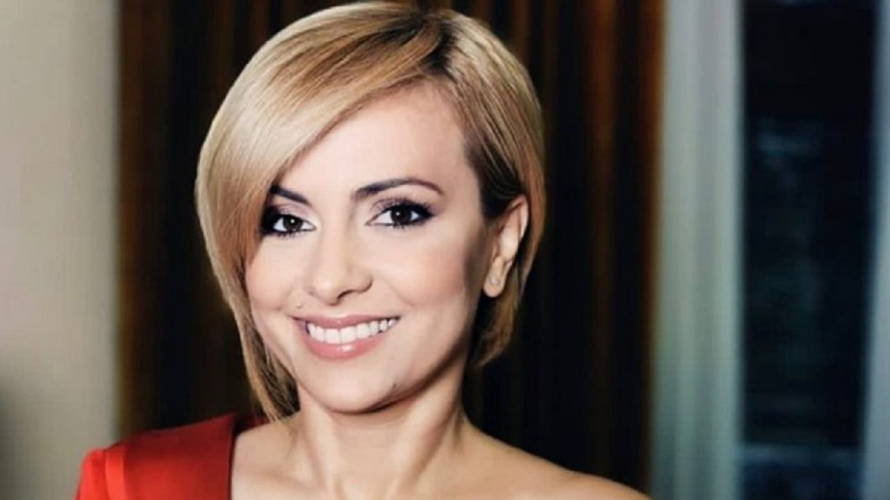 Simona Gherghe – imagini de la începutul carierei. Cum arăta vedeta, la 24 de ani, când se lansa în televiziune