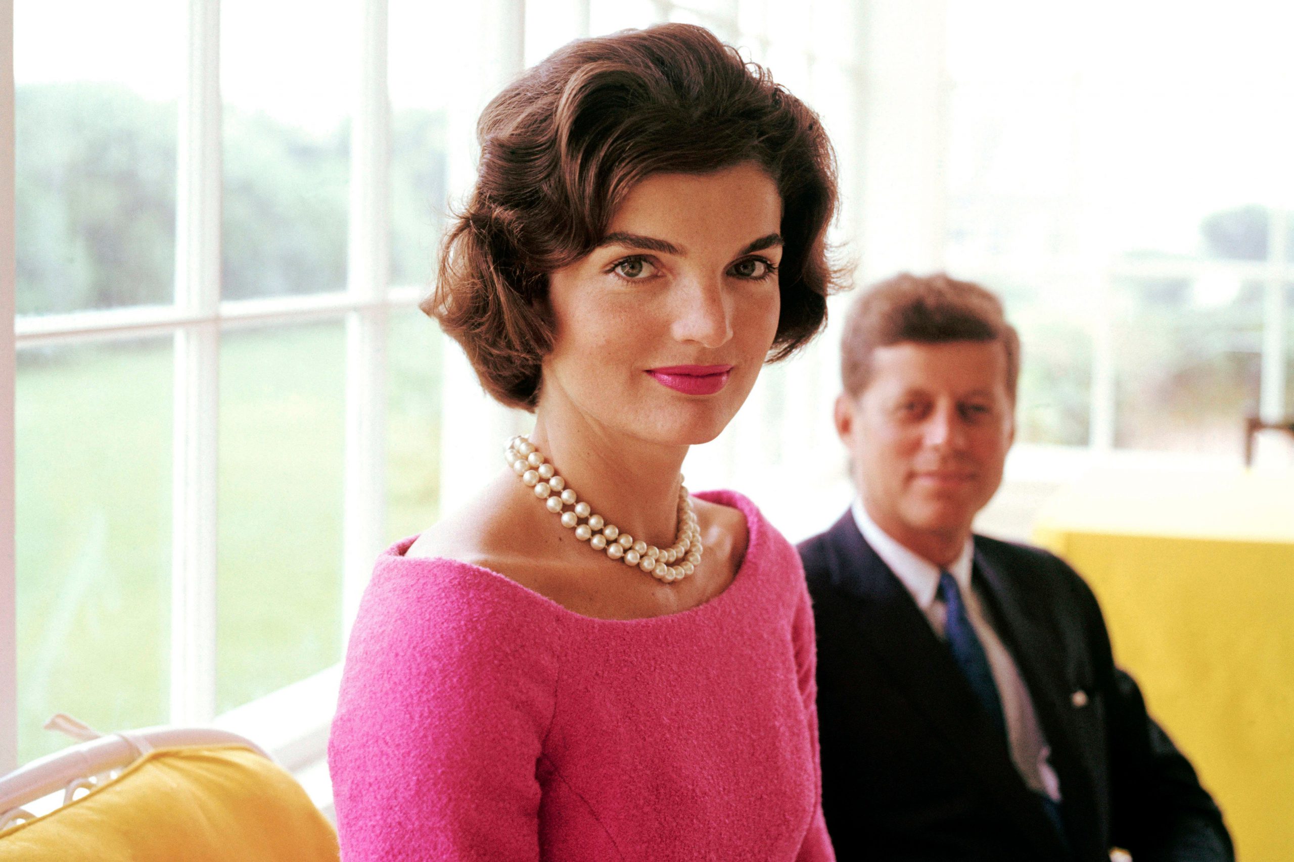 Jackie Kennedy și ultima ei iubire. Puțini știu cine este bărbatul care i-a stat alături văduvei lui John F. Kennedy