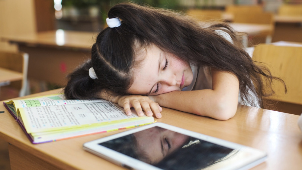 Suprasolicitarea adolescentilor duce la dezechilbrul creierului