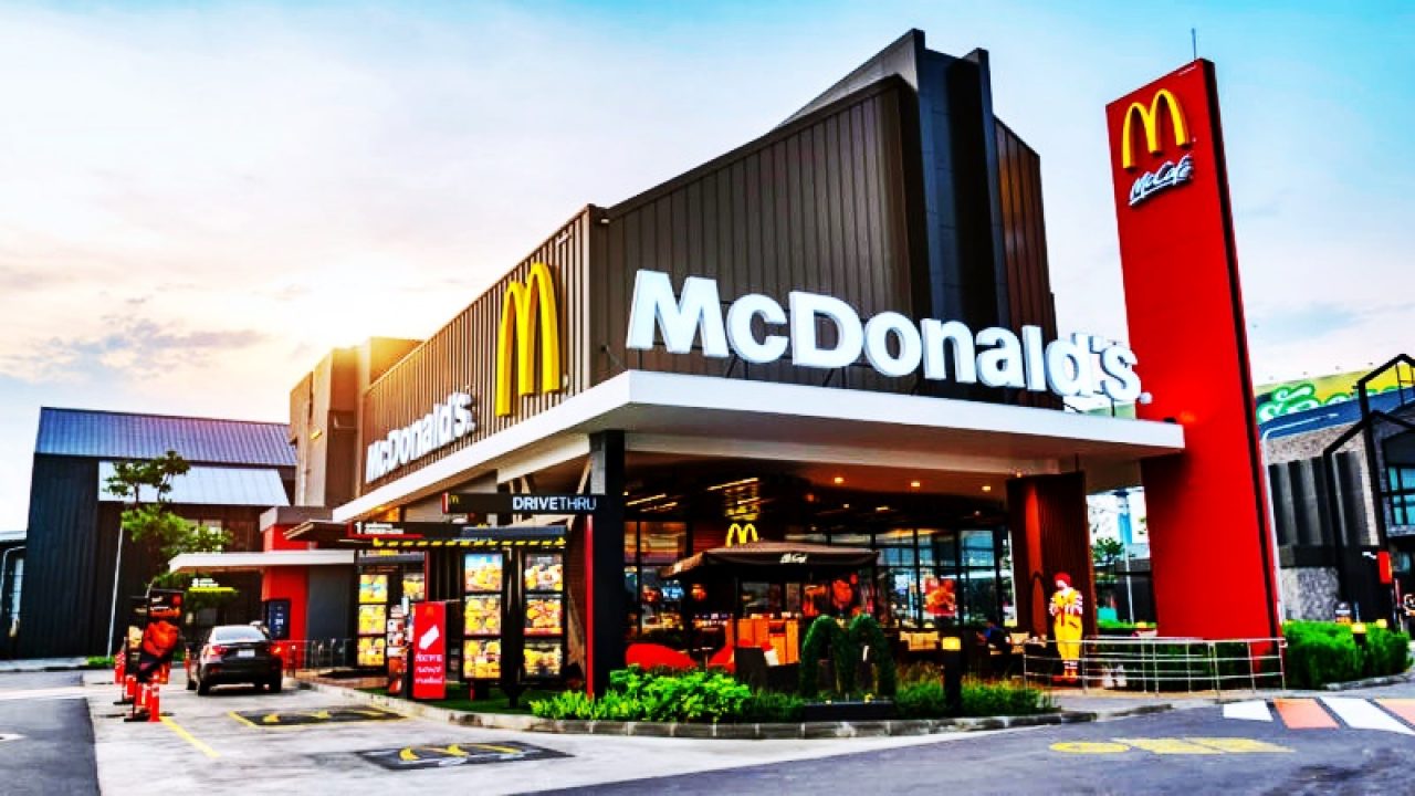 Câți bani câștigă un angajat McDonald's în România. Ce salariul net poate să încaseze lună de lună