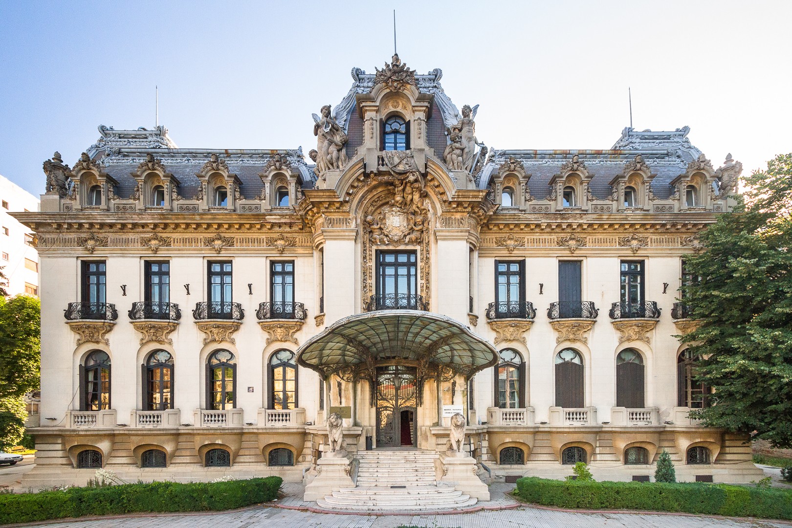 Palatul Cantacuzino din București