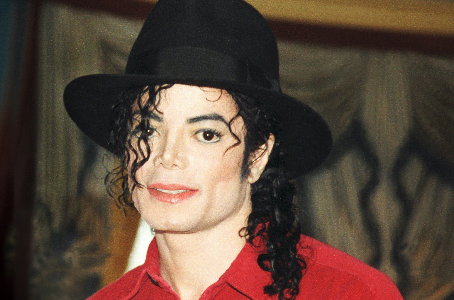 Infectious disease Stoop ear De ce își punea Michael Jackson plasturi pe nas. Cel mai mare secret al  megastarului a ieșit la iveală - Stiridinlume.ro