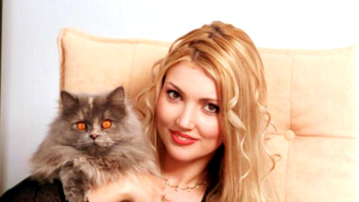 Ce face și cum arată acum Iulia Frățilă. A părăsit România și a făcut o schimbare majoră. Foto