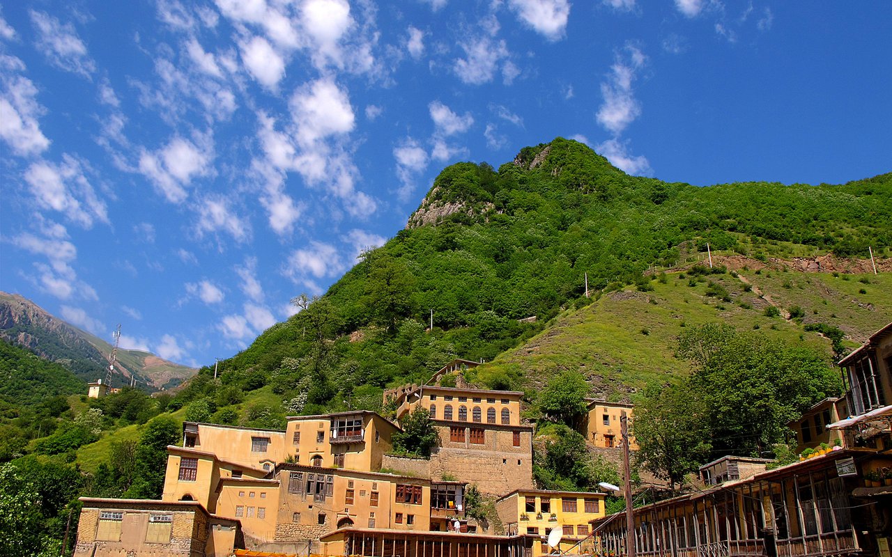 Locul din lume în care străzile sunt pe acoperișurile caselor. Imagini uimitoare