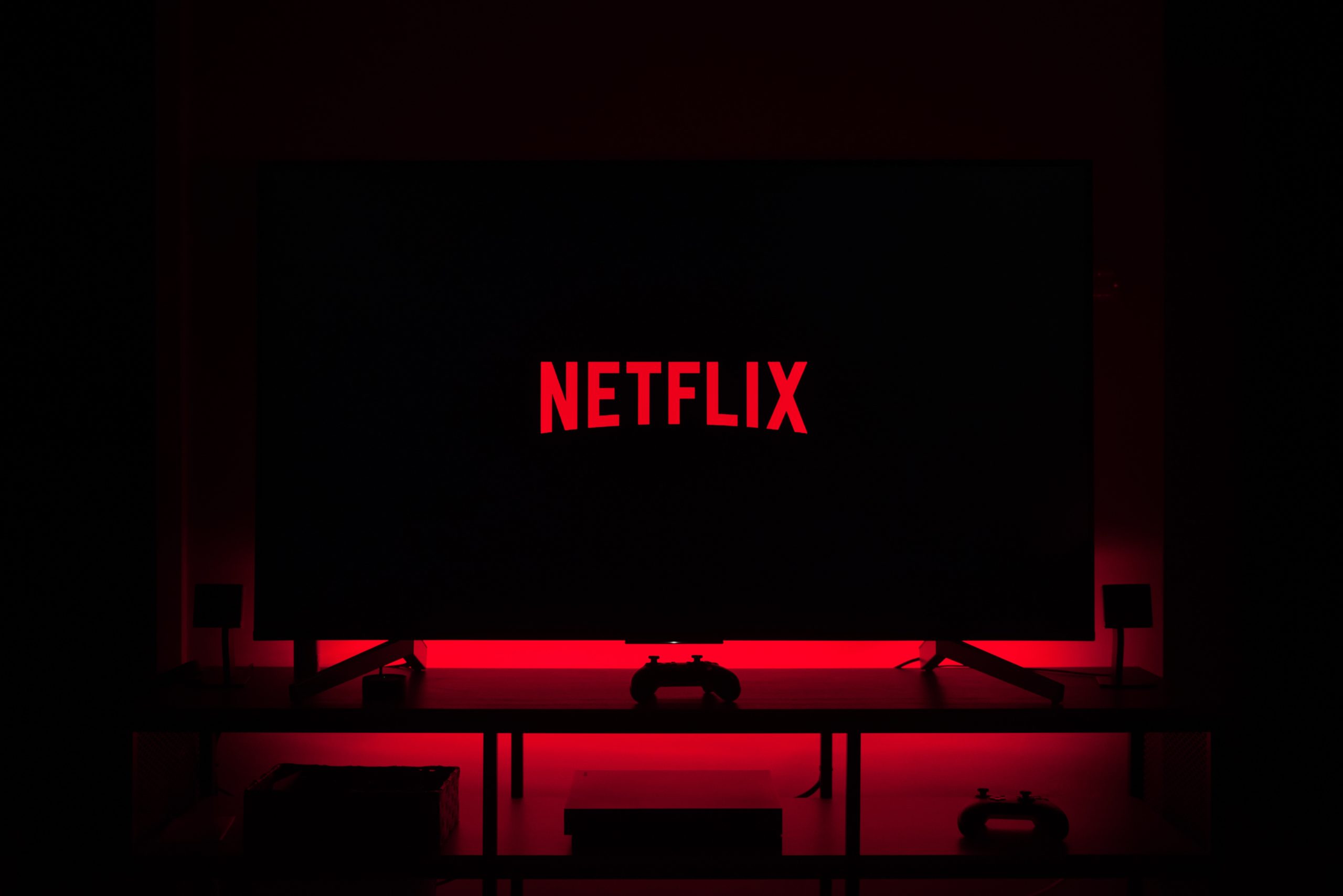 Filme Netflix mai 2021. Ce noi seriale și producții apar. Surpriza de pe listă
