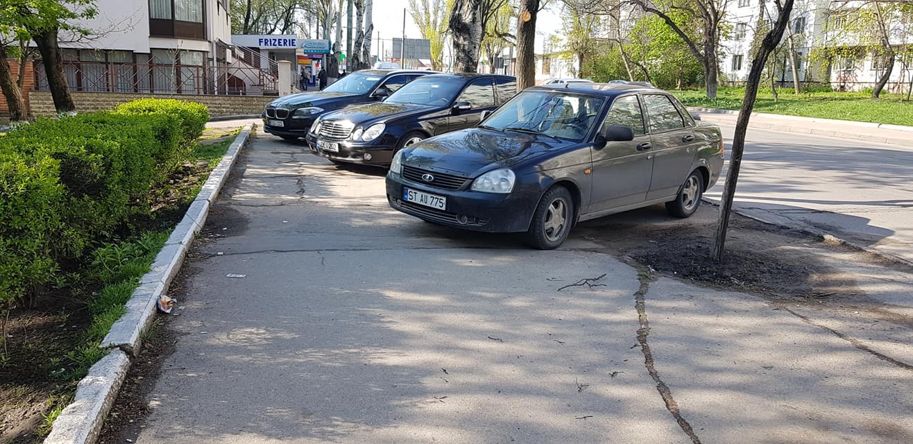 Polița RCA, obligatorie și pentru mașinile abandonate pe străzi sau ținute numai în garaj
