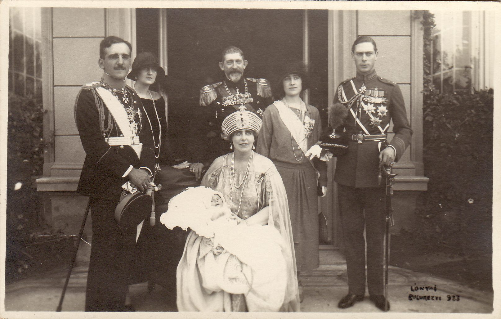Regina Maria şi Regele Ferdinand la botezul lui Petru