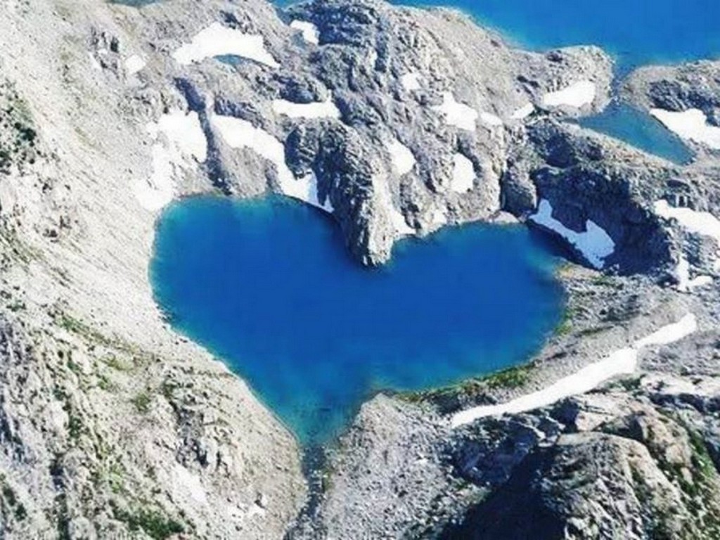 Cum arată lacul cu cea mai frumoasă formă din lume