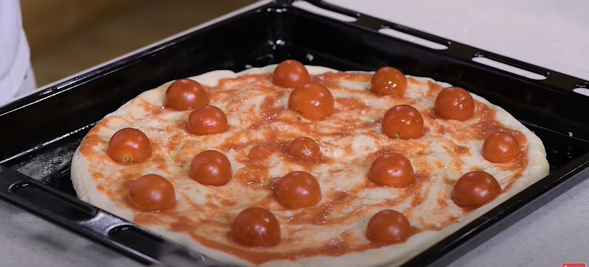 Cum se face focaccia cu roșii cherry și rozmarin