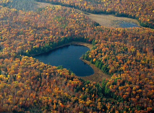 Lacul inimii din Canada