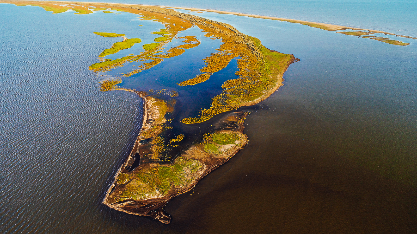 Insula Sacalin, locul spectaculos din România în care nu ai voie să intri