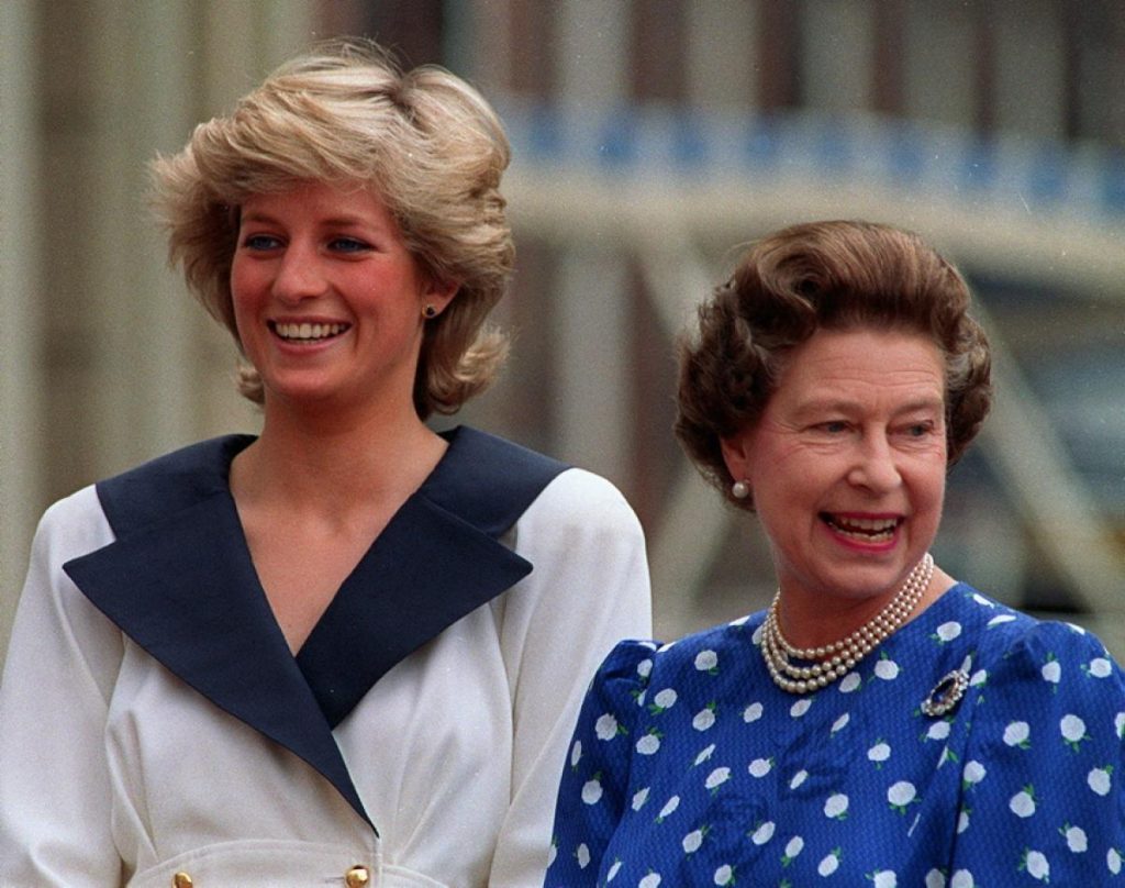 Printesa Diana si Regina Elisabeta a-II-a