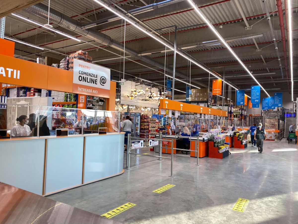 De Rusalii, magazinele Dedeman și Serviciul Suport Clienți vor avea program normal de funcționare