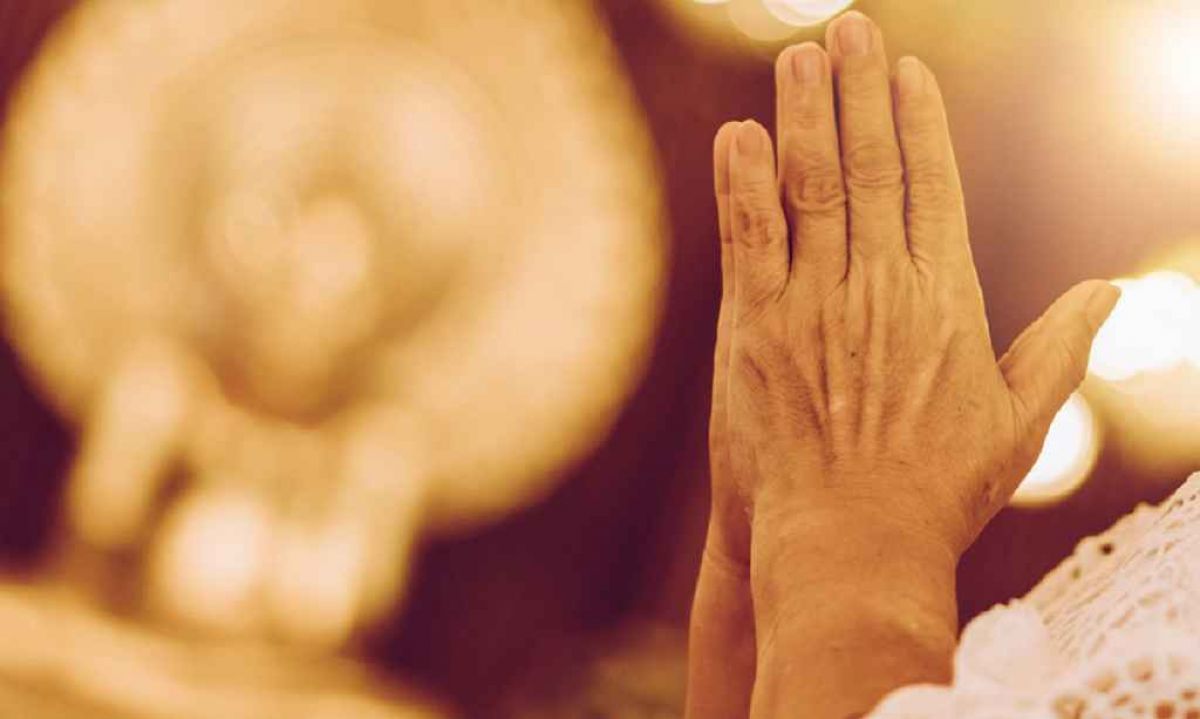 Rugăciune puternică pe care e bine să o rostești de Sâmbăta Morților