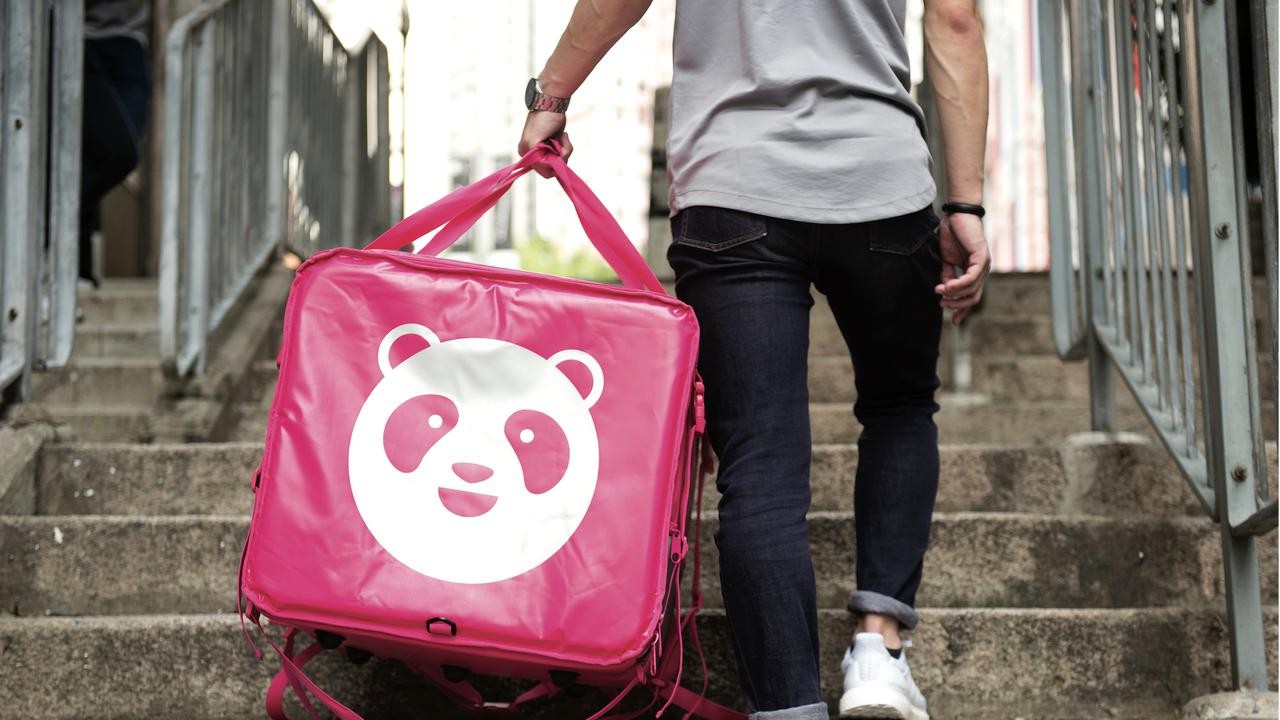 Unde se câștigă cel mai bine, Glovo sau Food Panda. Ce trebuie să știi înainte de a alege acest job