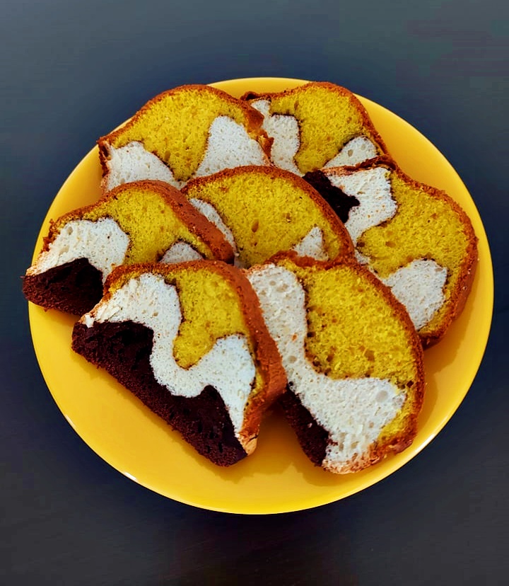 Rețetă de chec în trei culori. Ingrediente și mod de preparare