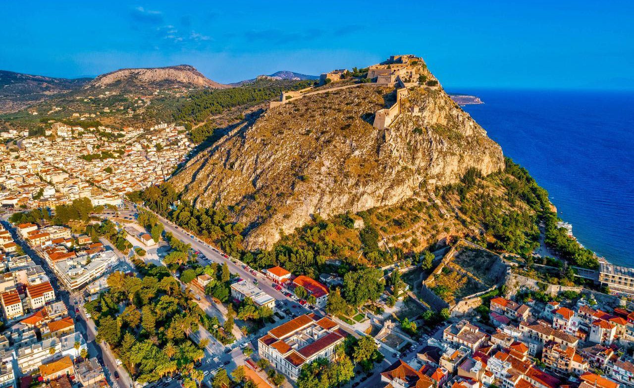 Castele din Grecia care îți taie răsuflarea prin frumusețea lor. Castelul Palamidi