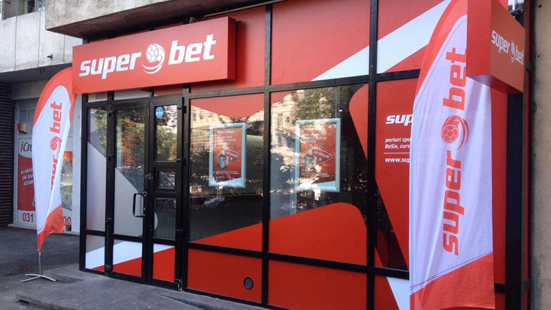 Ce salariu lunar are o casieră de la casa de pariuri Superbet