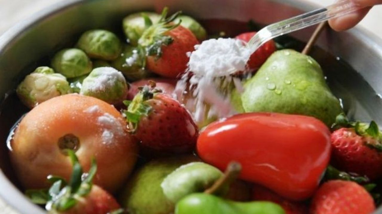Bicarbonatul de sodiu ajută la eliminarea pesticidelor din legume