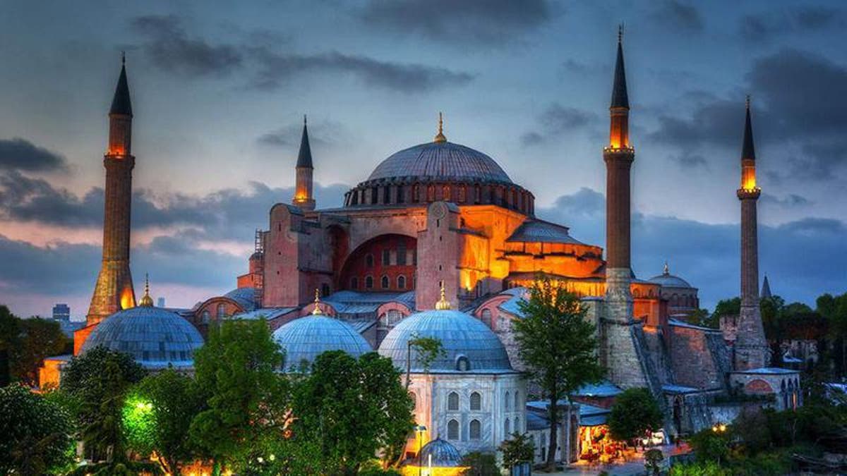 Cele mai frumoase monumente istorice din lume. Hagia Sophia, Turcia