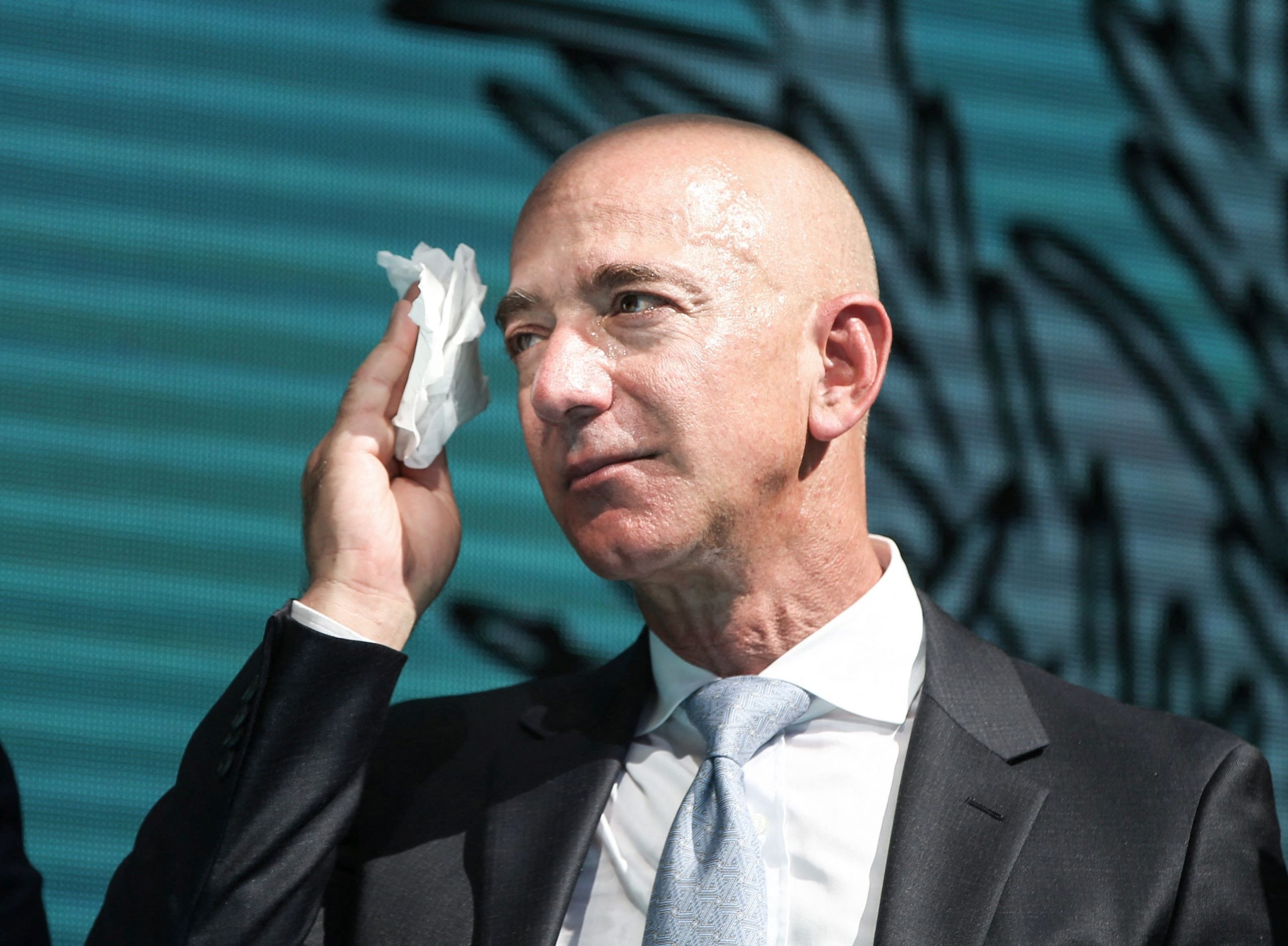 Cine îl înlocuiește pe Jeff Bezos la conducerea Amazon și ce planuri are miliardarul