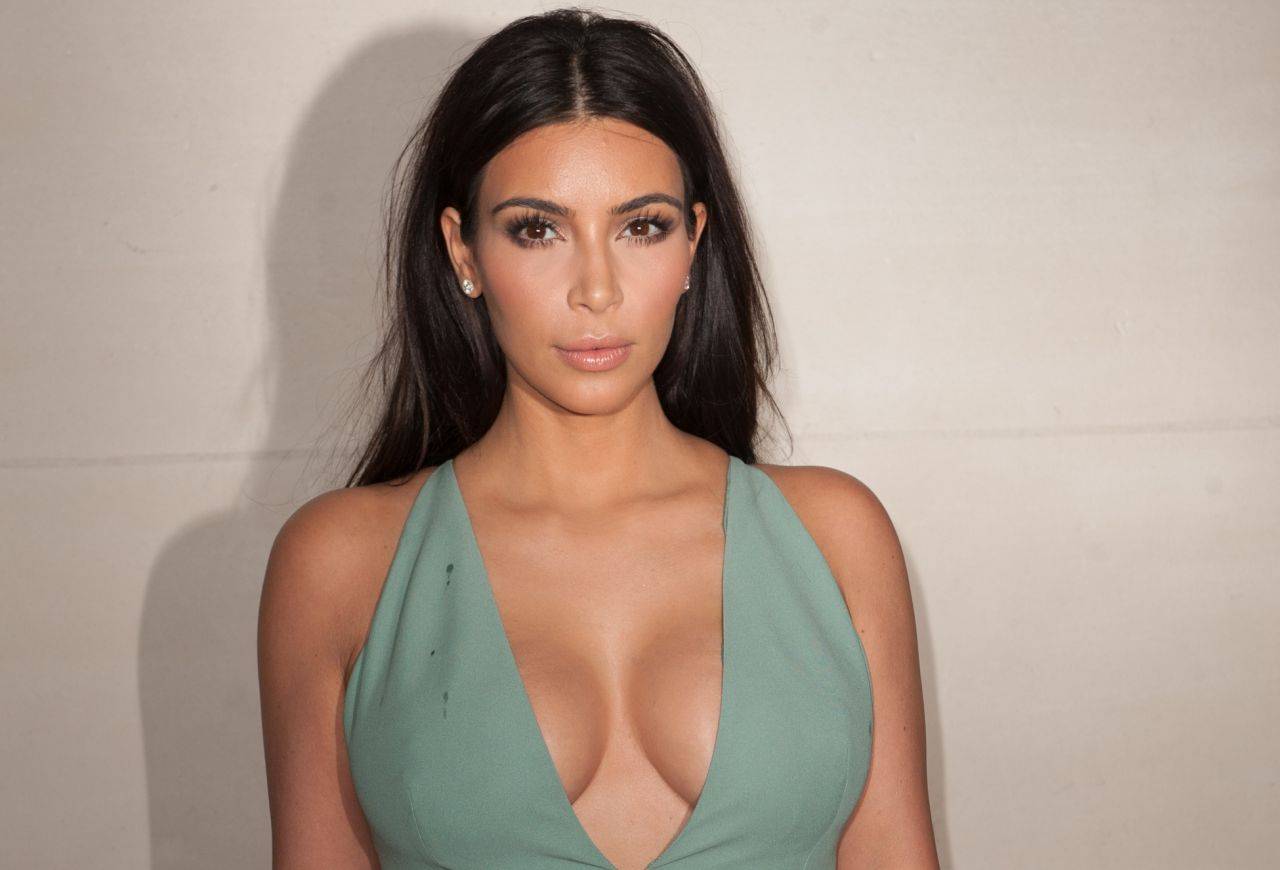 Ce făcea Kim Kardashian înainte să devină vedetă
