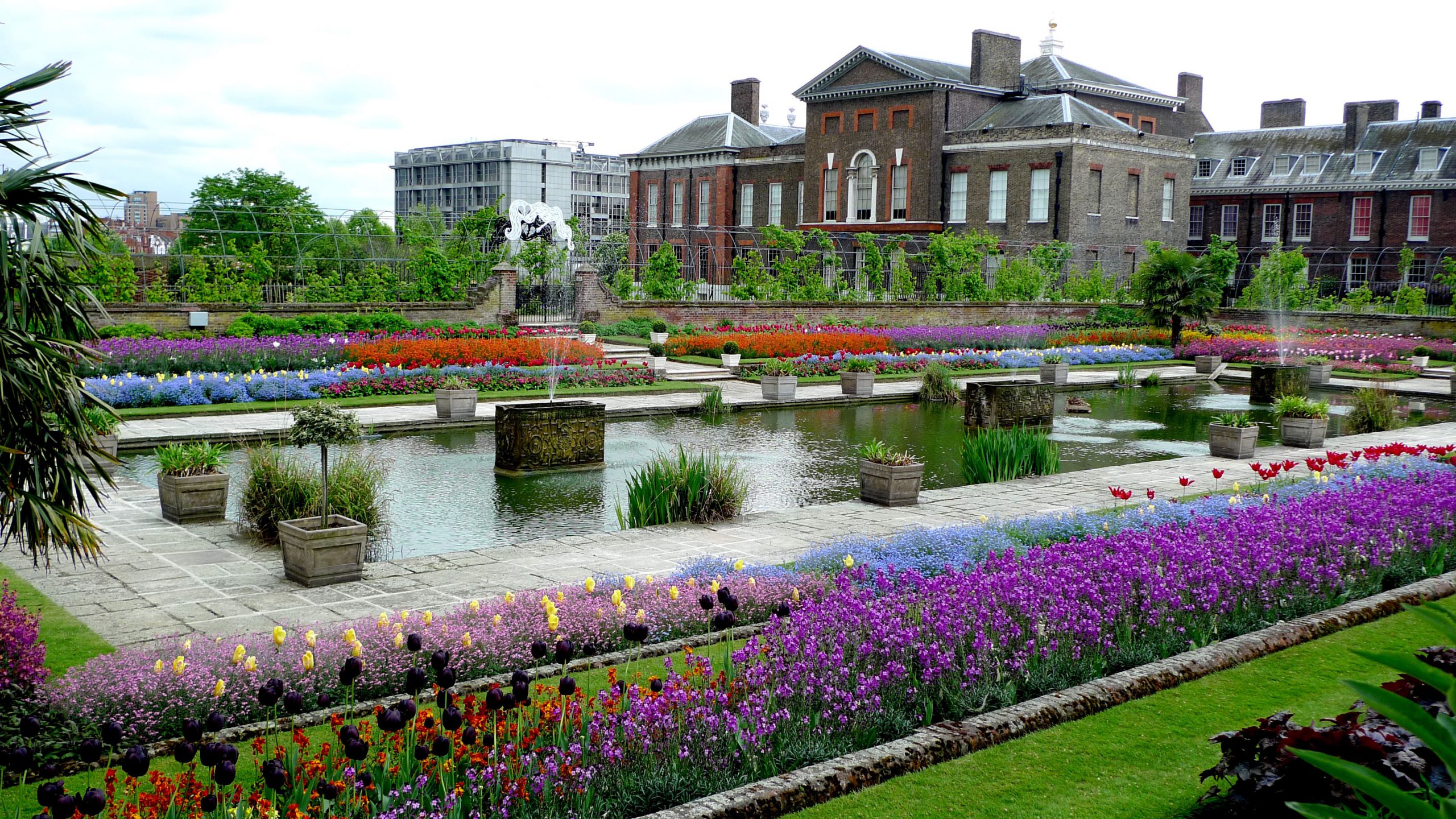 Grădina Sunken, paradisul floral de la Palatul Kensington