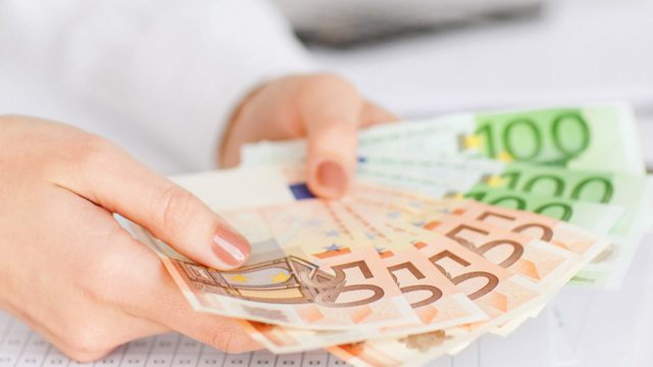 Românii care câștigă peste 1.000 de euro lunar. În ce domenii lucrează de fapt
