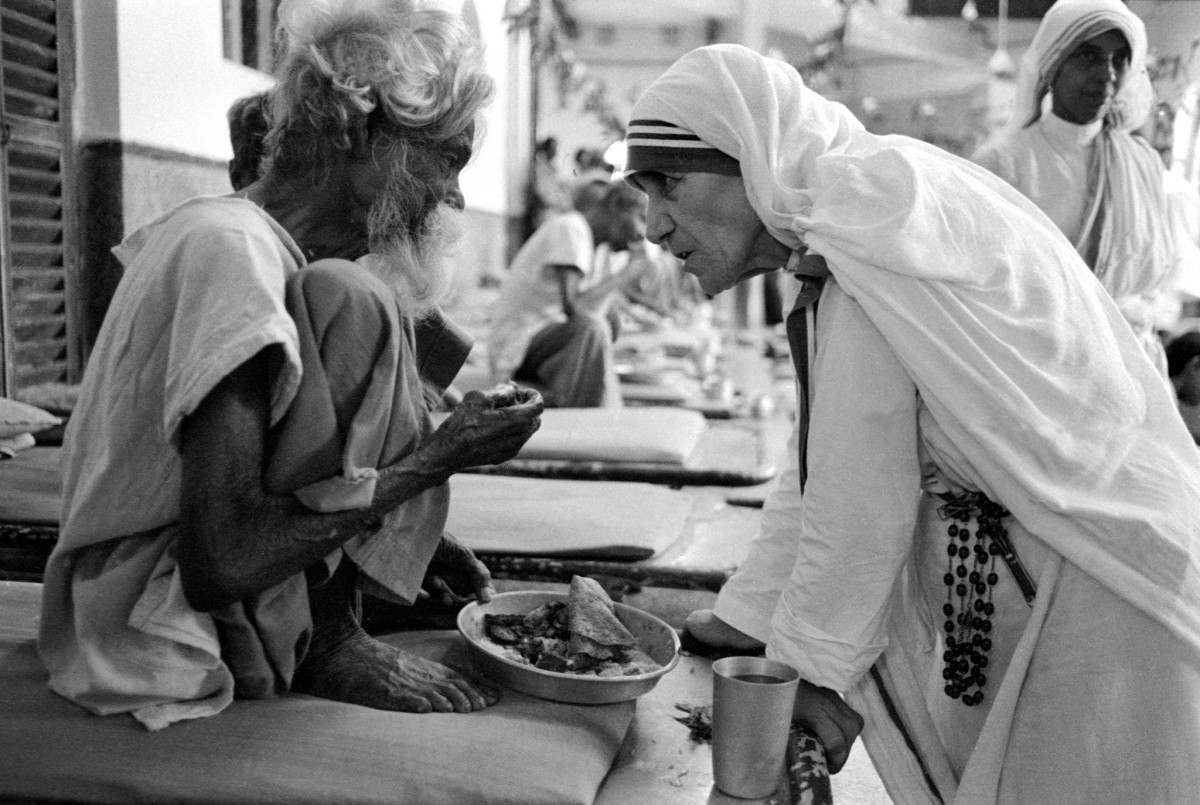 Maica Tereza, și-a pus viața în slujba celor săraci și bolnavi
